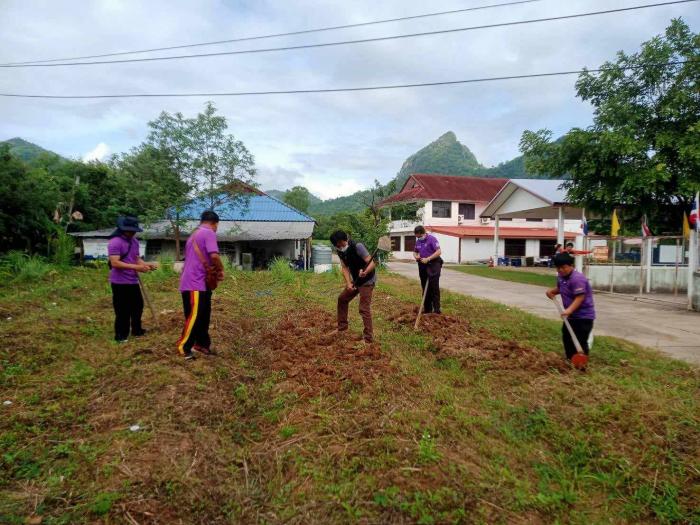 องค์การบริหารส่วนตำบลห้วยม่วง จัดทำสวนสมุนไพร ในหน่วยงาน เมื่อวันที่ 15 พฤษภาคม 2567